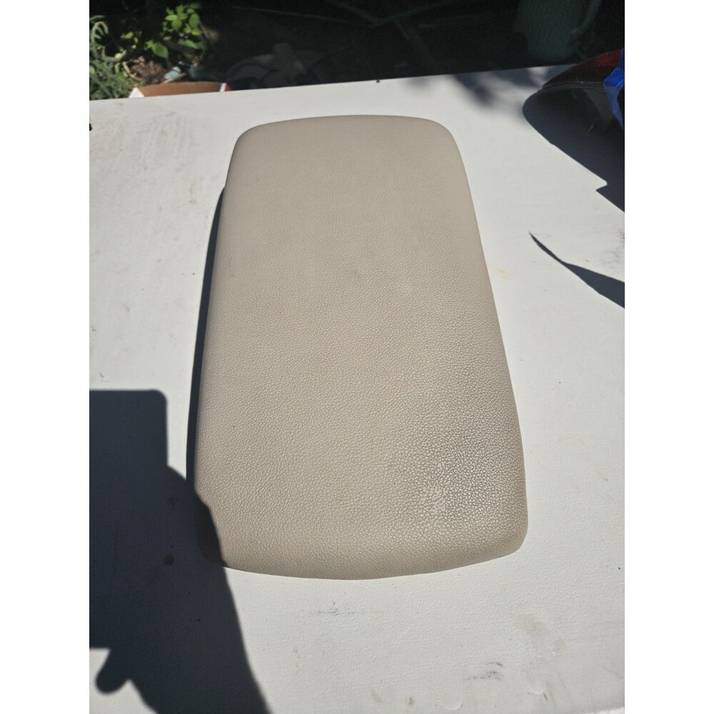 05 - 10 Toyota Avalon Sliding Center Console Storage Lid Armrest Beige Leather